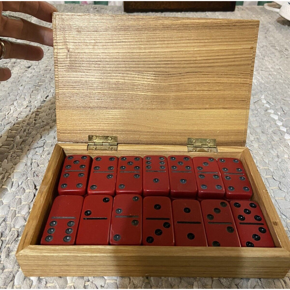 Vintage Scorpion Red & Black Complete 28 pc Domino Set in Wooden Box - Picture 3 of 7